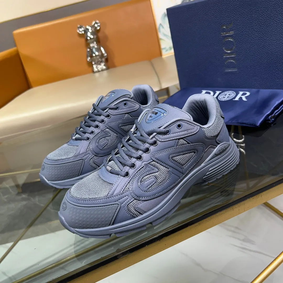 Men's Men's Shoes💰P460💰【DIOR】Dior's new B30 low-top sneakers✅ Carefully crafted from gray mesh fabric and white technical fabric, it features a CD30" graphic logo, and "DIO~B30" and "CD30" logos on the heel and tongue. The extra-light sculpted rubber sole is paired with iconic embellishments to enhance style, and internal stretch details create an ideal and comfortable wearing experience. Can be matched with a variety of casual looks to highlight a fashionable and modern sports style. Size: 38-44 (45 can be customized)